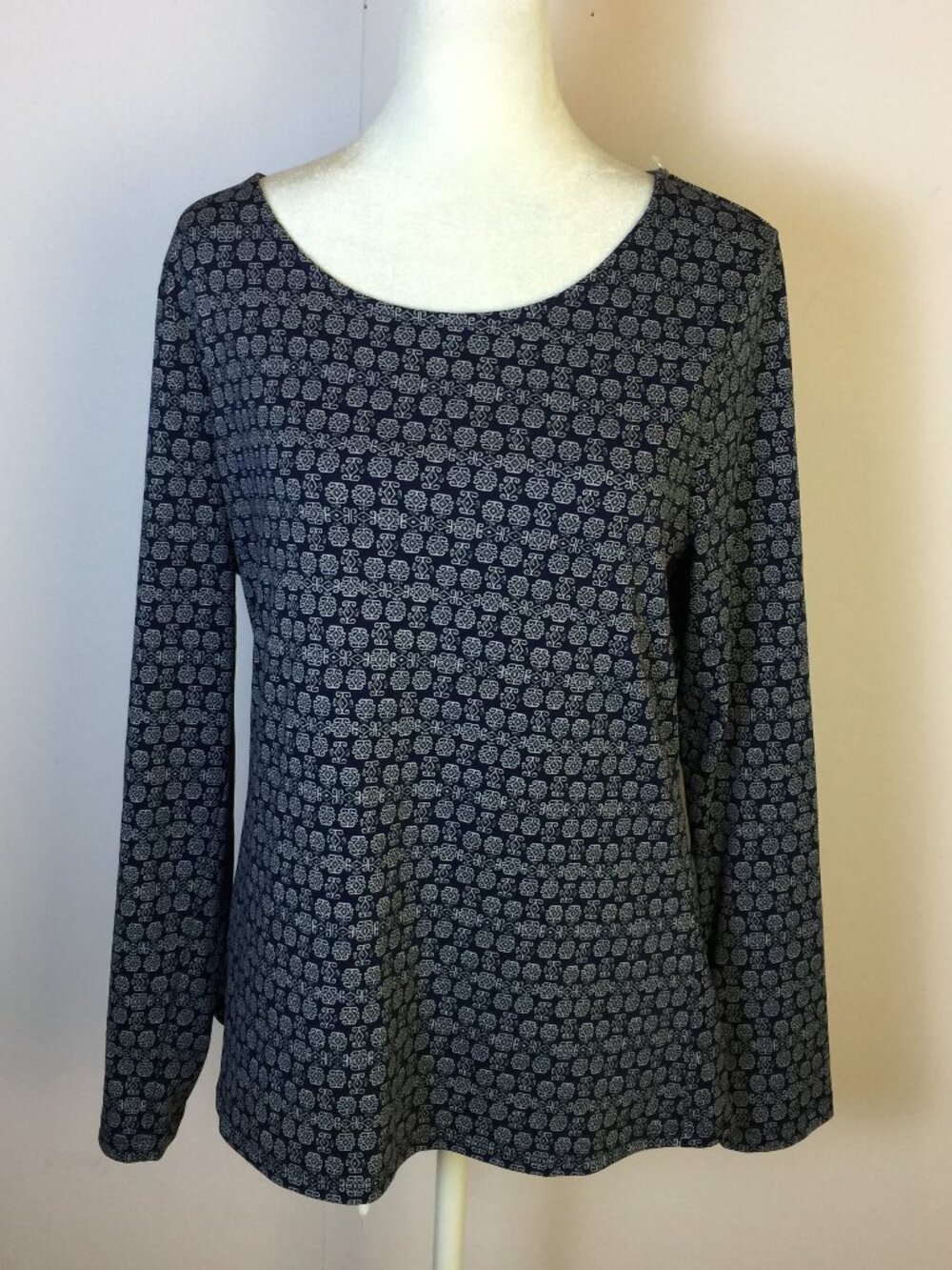 Coldwater Creek T-Shirt Top Size M (10/12) Womans Blue White Printed Long Sleeve